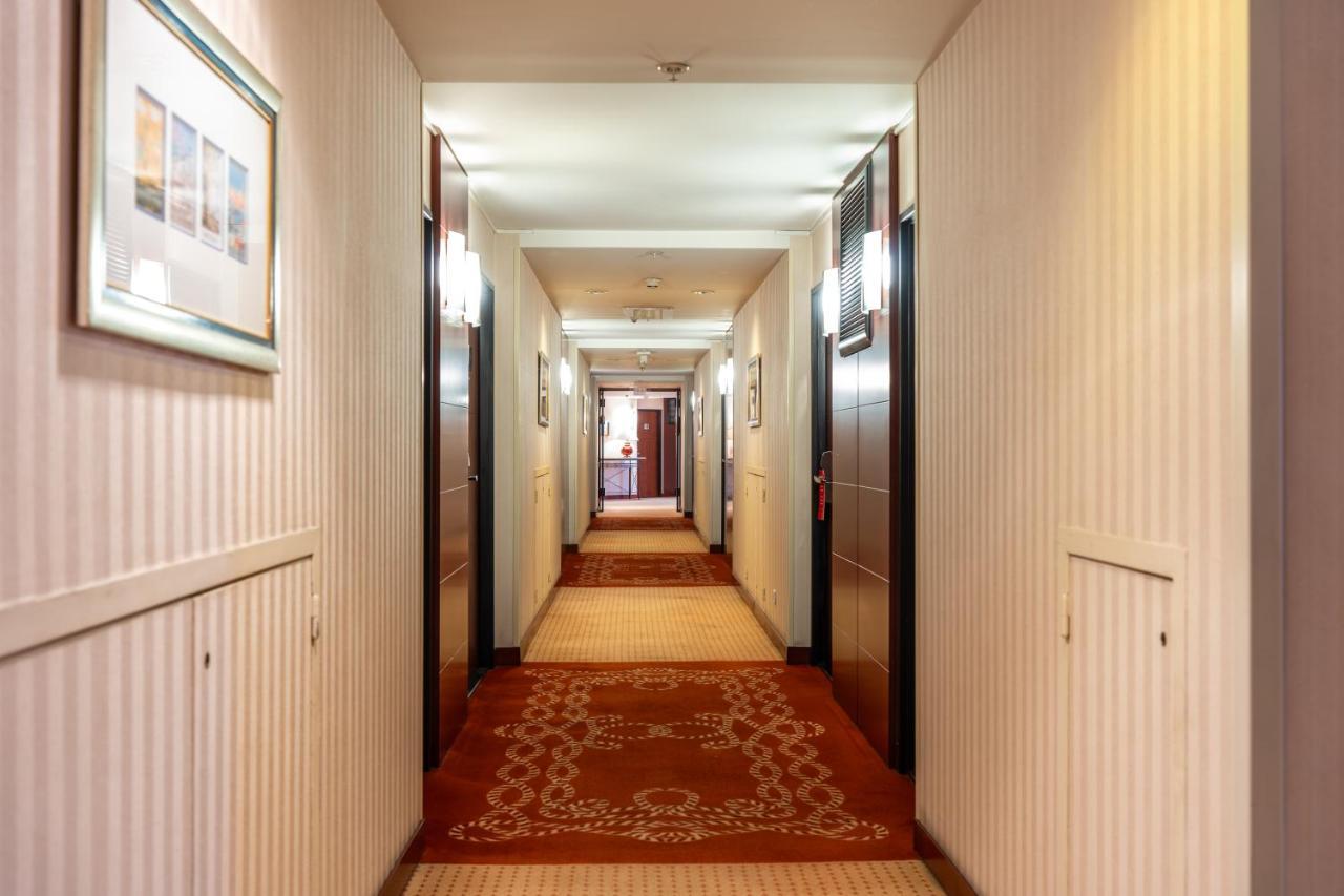 Evergreen Laurel Hotel Levallois-Perret Exterior photo